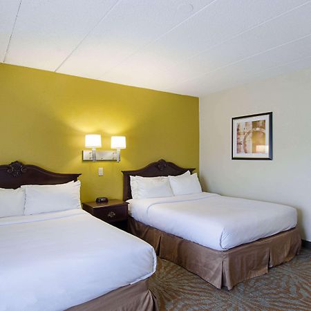 Quality Inn & Suites Вустер Екстер'єр фото