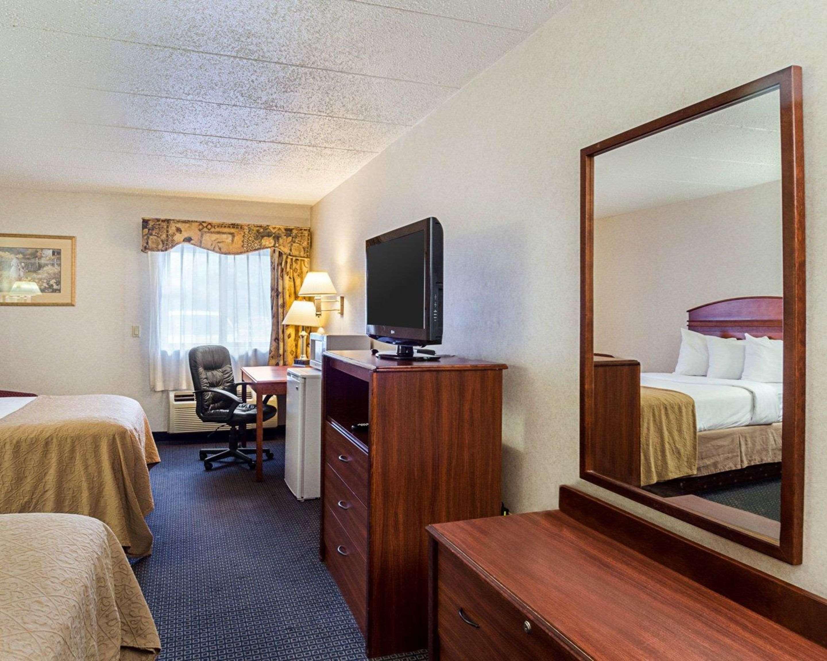 Quality Inn & Suites Вустер Екстер'єр фото