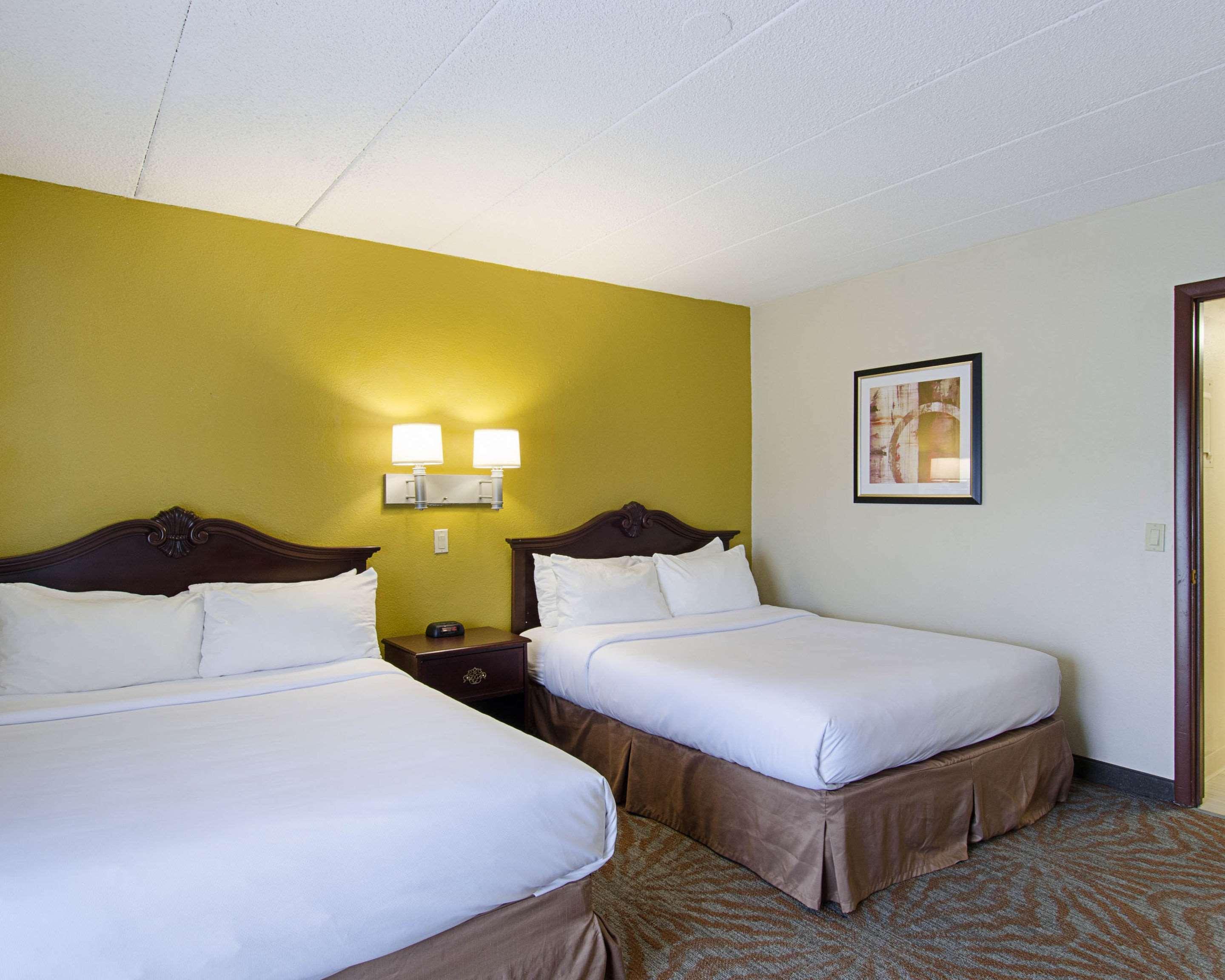 Quality Inn & Suites Вустер Екстер'єр фото