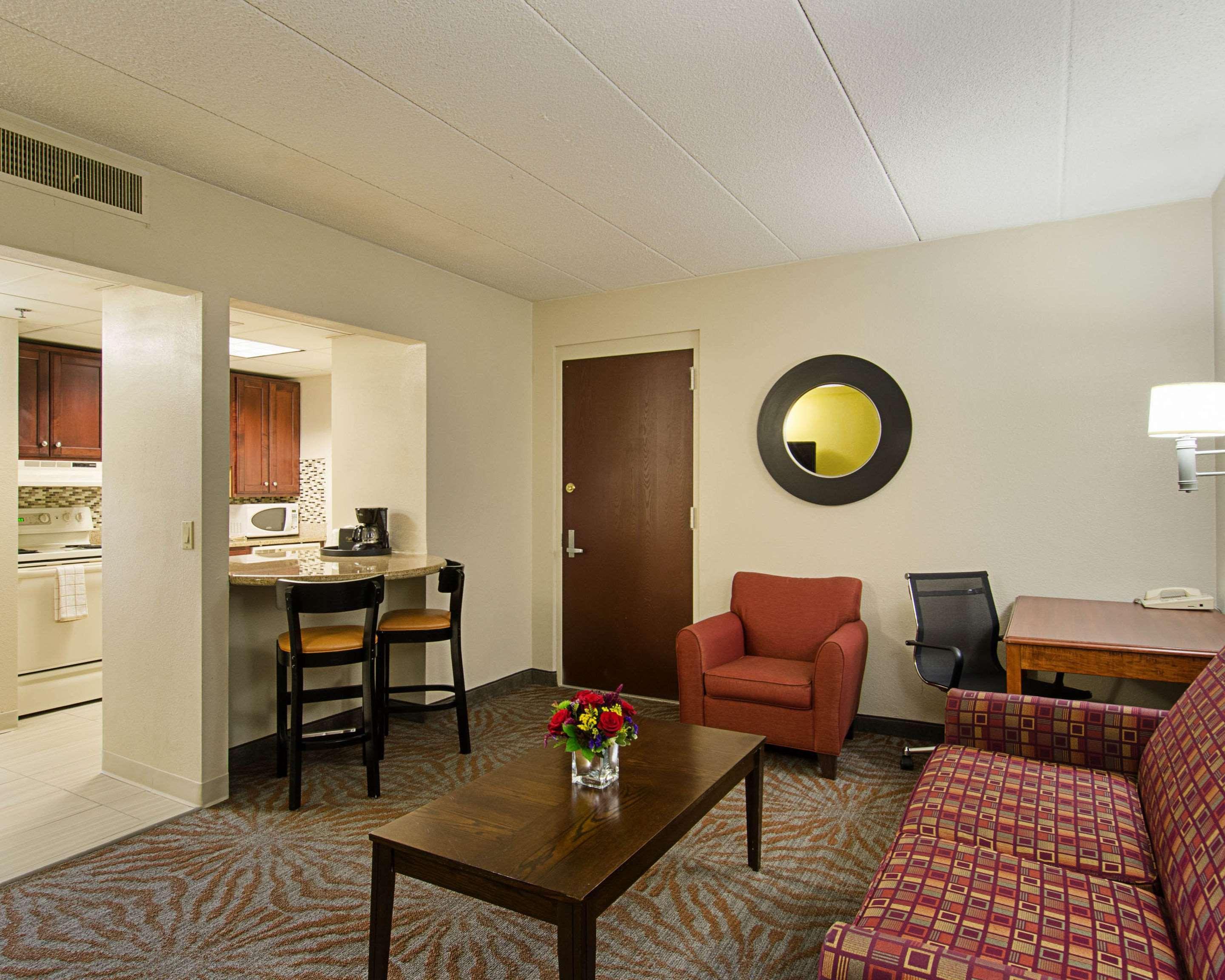 Quality Inn & Suites Вустер Екстер'єр фото