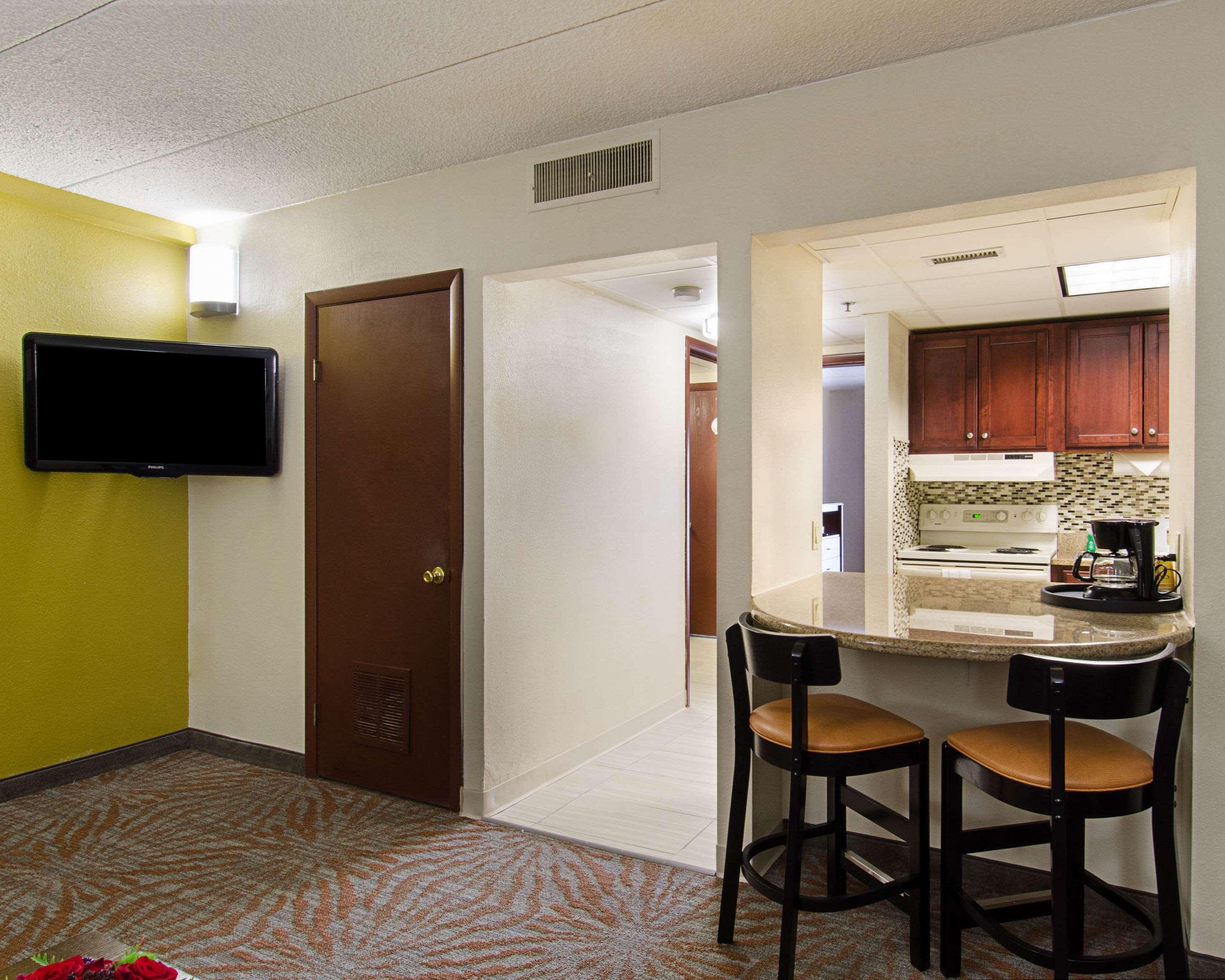 Quality Inn & Suites Вустер Екстер'єр фото