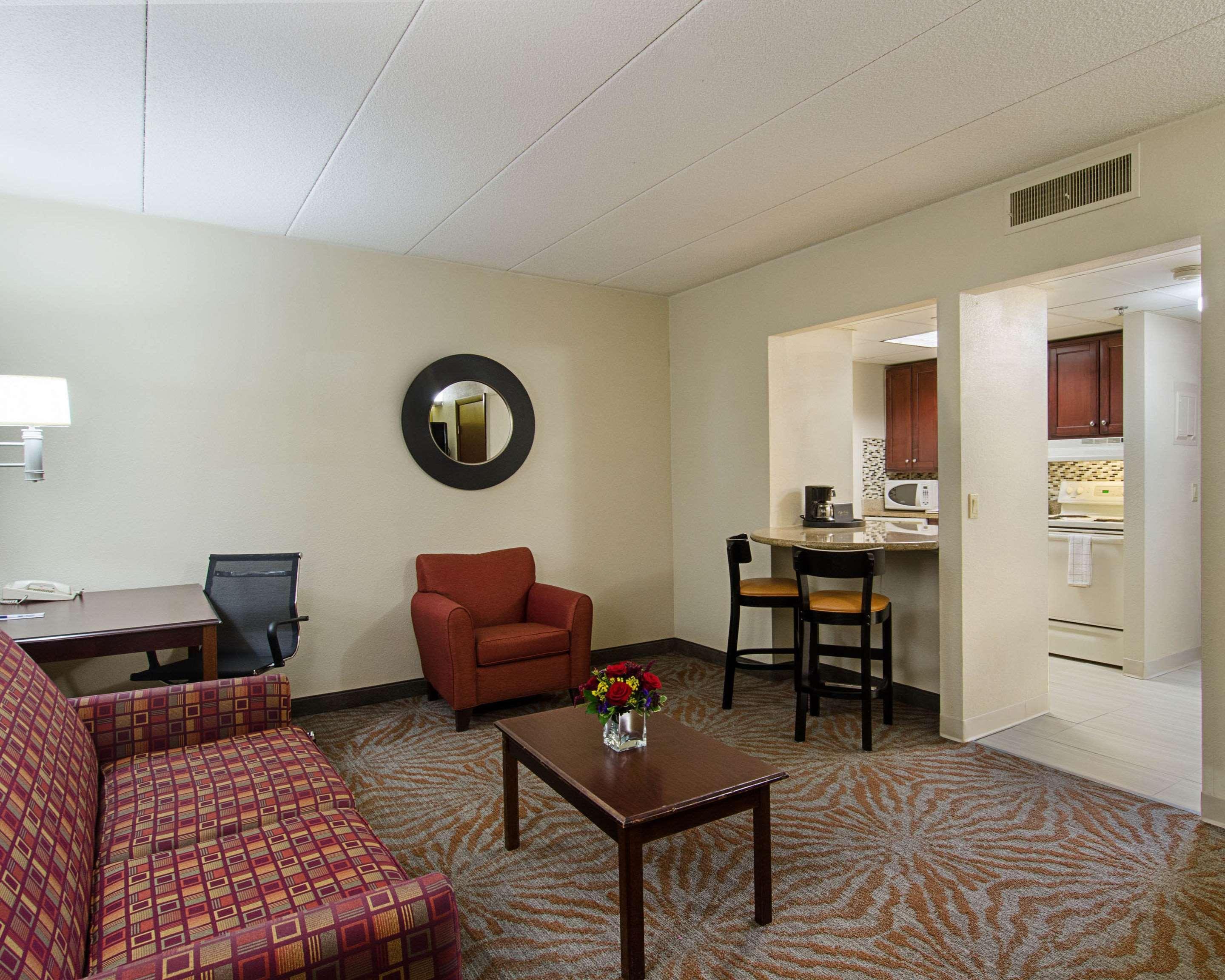 Quality Inn & Suites Вустер Екстер'єр фото