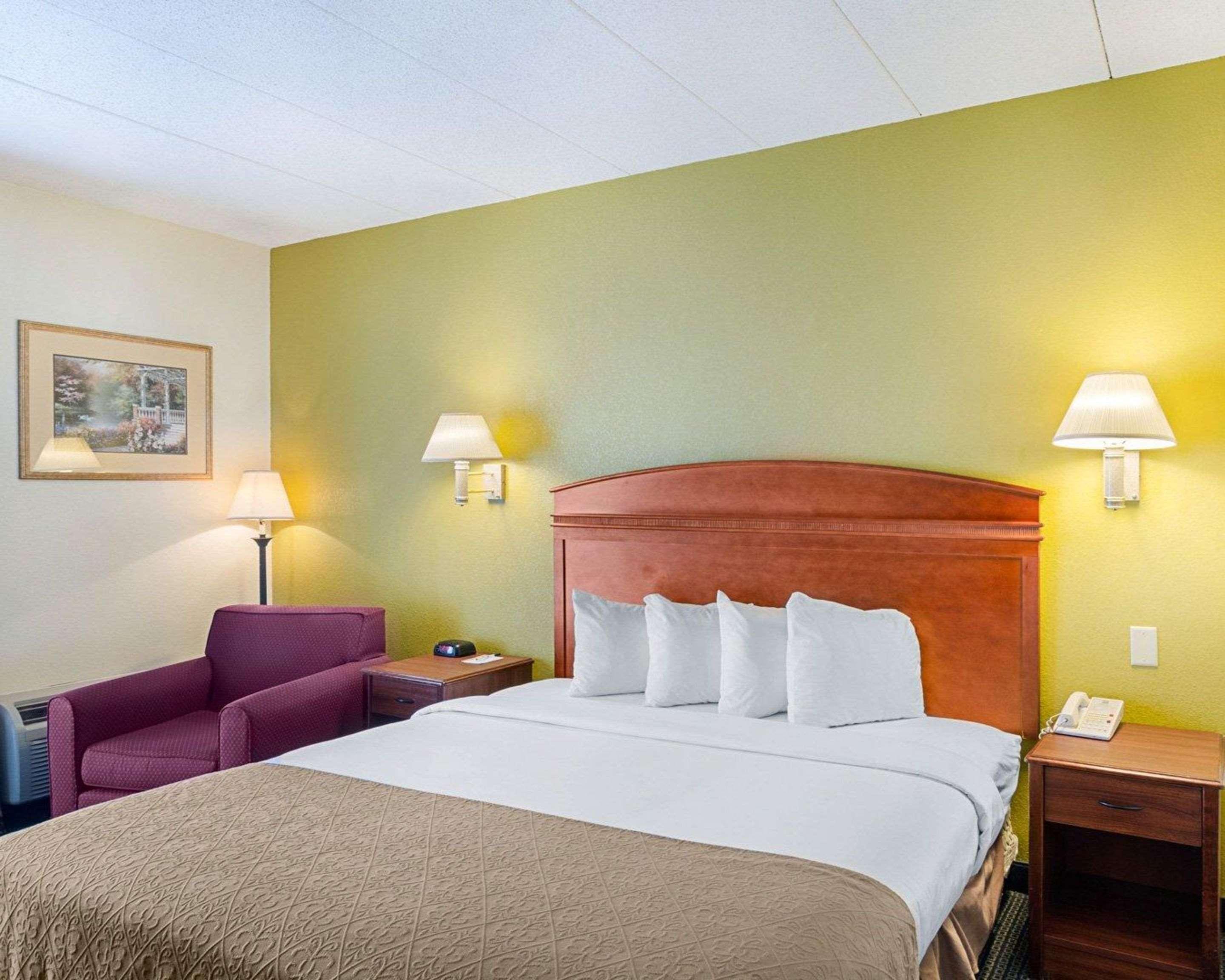 Quality Inn & Suites Вустер Екстер'єр фото