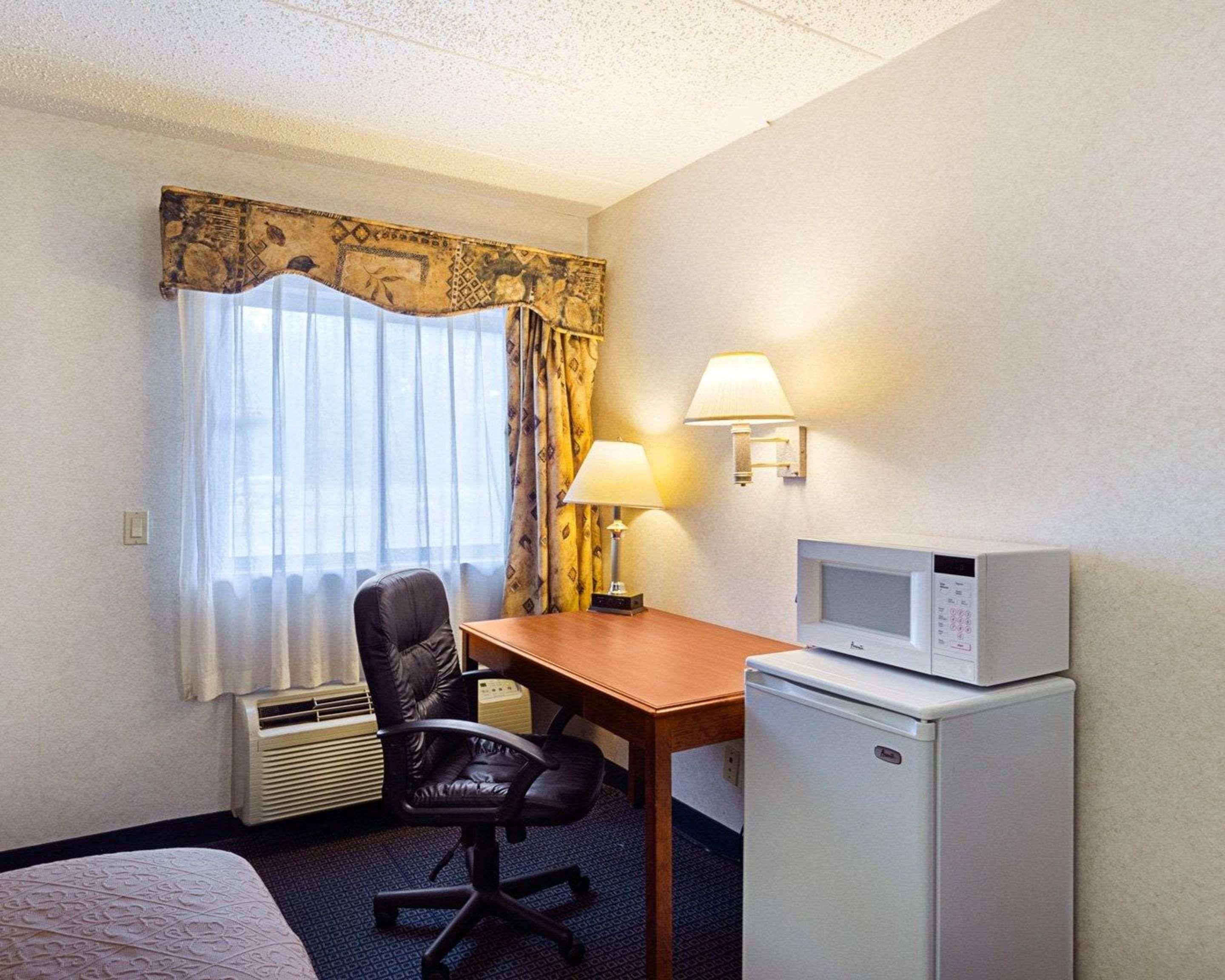 Quality Inn & Suites Вустер Екстер'єр фото